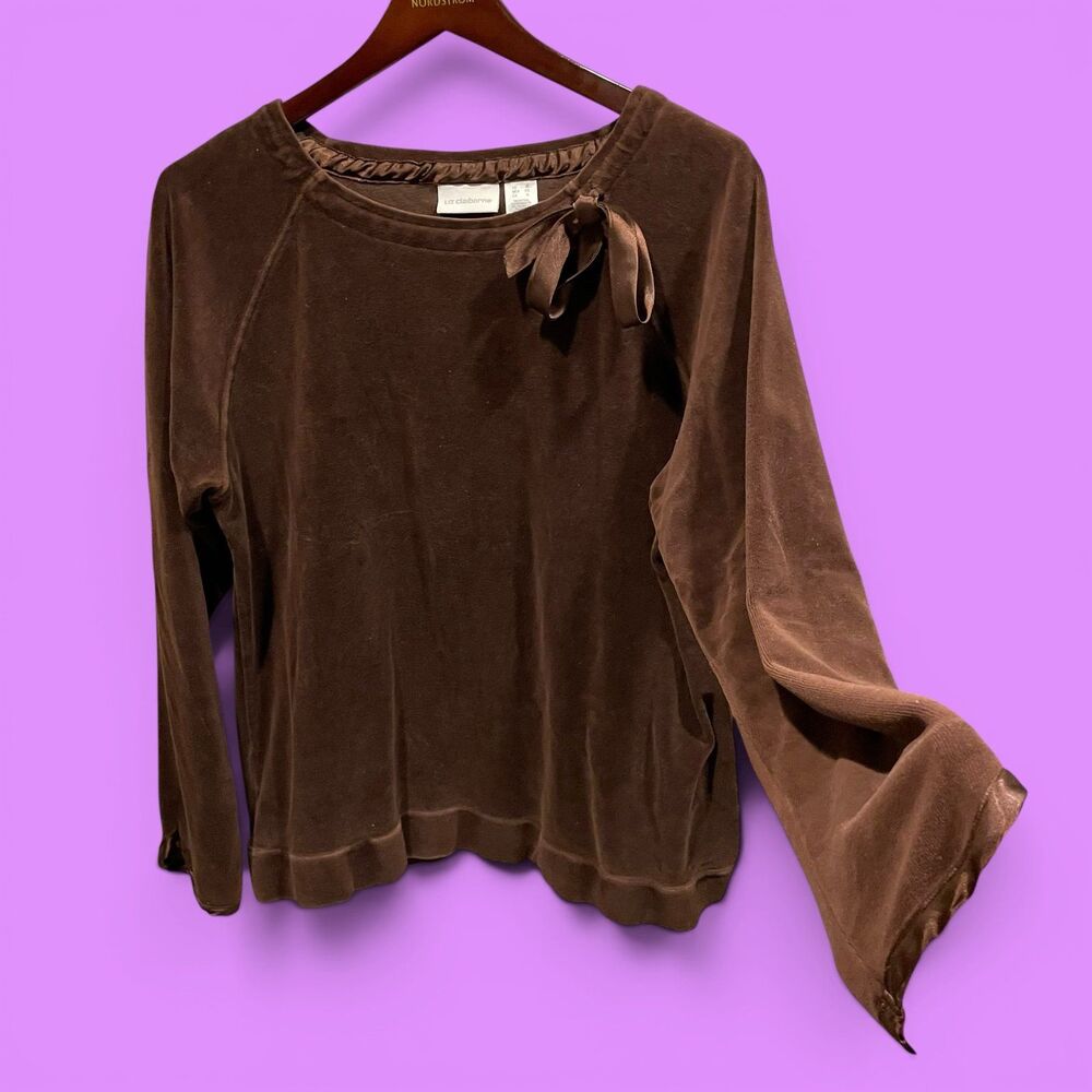 Cute vintage 90s chocolate brown fuzzy velour ribbon trim top soft cozy leisure